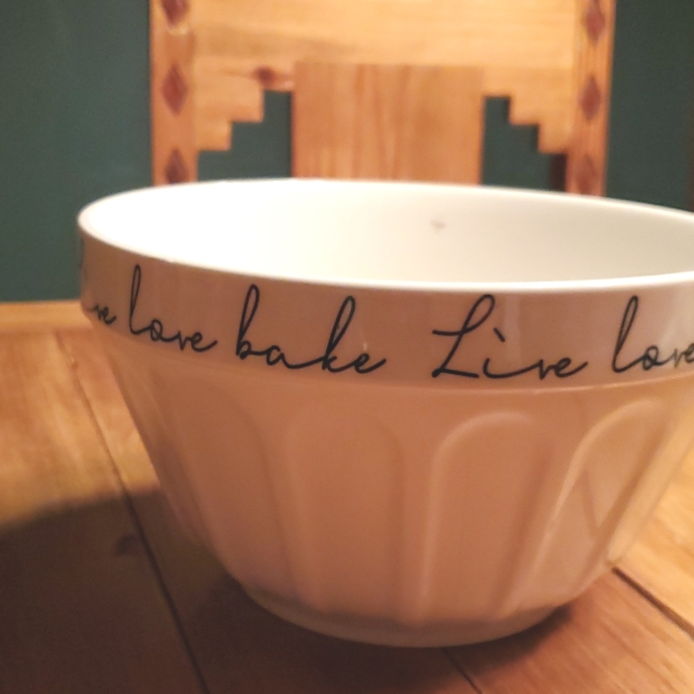 Mixing bowl